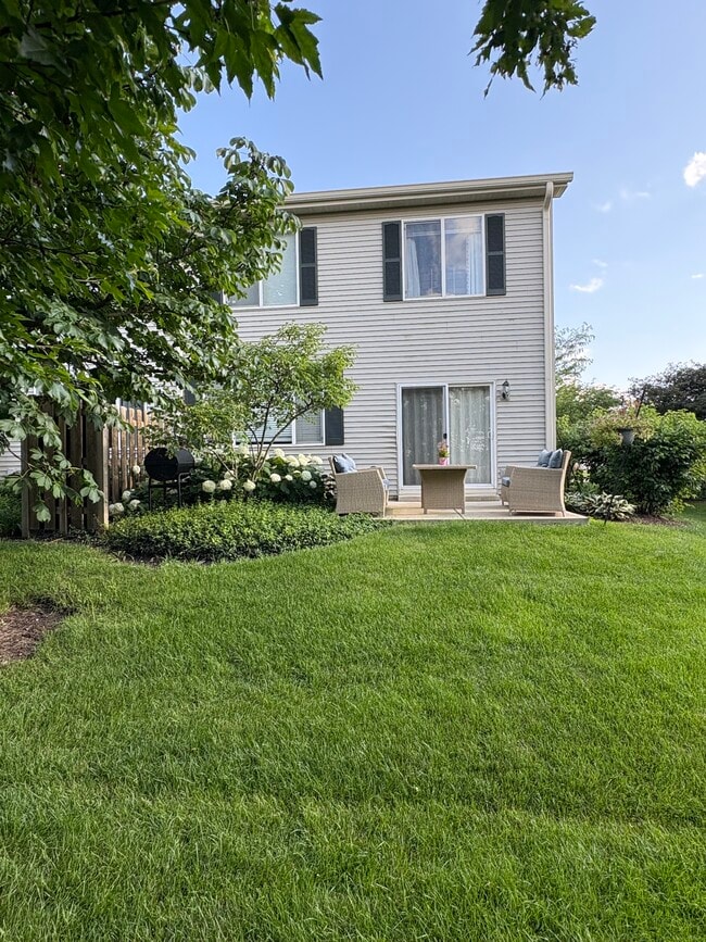 536 W Kristina Ln in Round Lake, IL - Building Photo - Building Photo