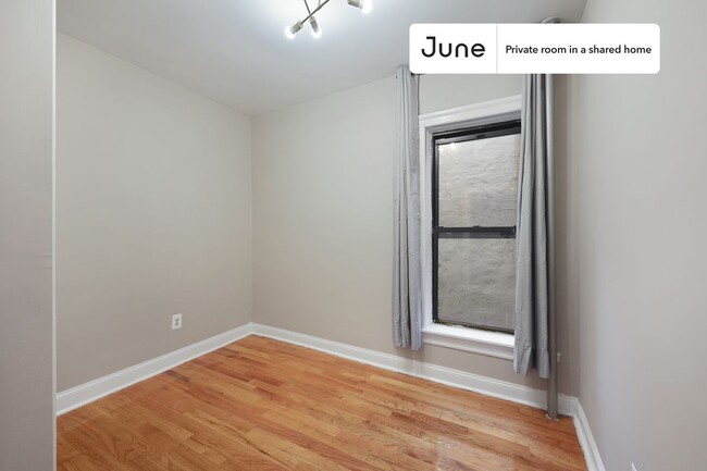 Private bedroom in 4 bed/1 bath Home in New York, NY - Building Photo - Building Photo