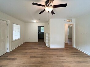 1122 NW 4th Ave in Gainesville, FL - Building Photo - Building Photo