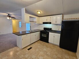 16 Noble Ln in Rome, NY - Building Photo