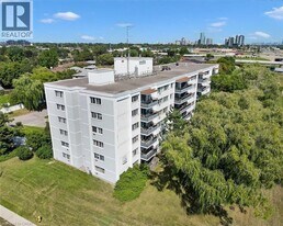 11 Neilson Dr in Toronto, ON - Building Photo
