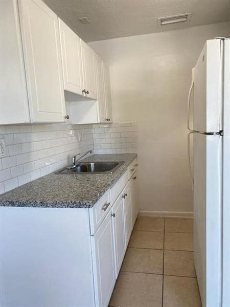 466 Sunshine Dr in Coconut Creek, FL - Building Photo - Building Photo