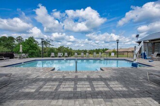 7814 Burnside Lp in Pensacola, FL - Building Photo - Building Photo