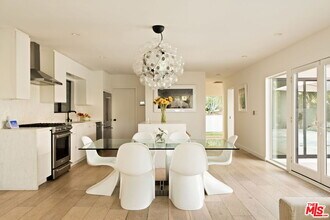 2872 Nichols Canyon Rd in Los Angeles, CA - Building Photo - Building Photo