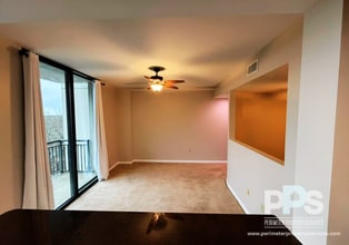 3040 Peachtree Rd NE in Atlanta, GA - Building Photo - Building Photo