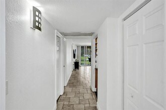 9480 Poinciana Pl in Davie, FL - Building Photo - Building Photo