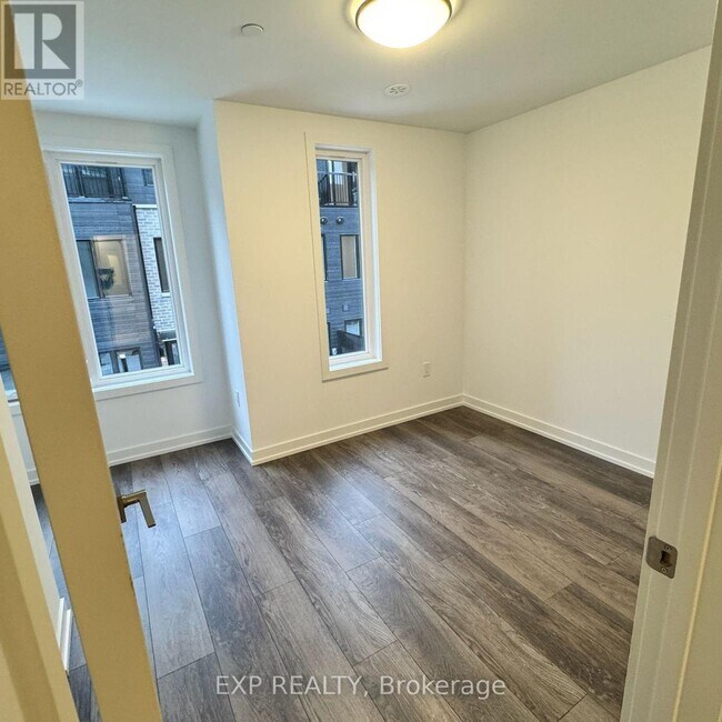 3069 Pharmacy Ave in Toronto, ON - Building Photo - Building Photo