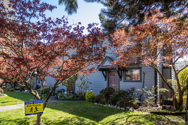 Carlton Court in North Vancouver, BC - Building Photo - Building Photo