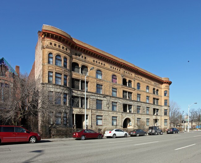 Coronado Apartments II in Detroit, MI - Foto de edificio - Building Photo