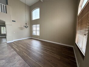 6079 W Irma Ln in Glendale, AZ - Building Photo - Building Photo