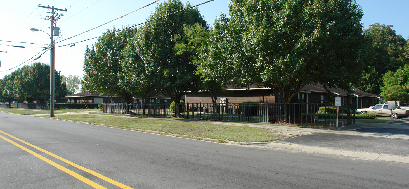 Edwards Place in Fayetteville, NC - Building Photo