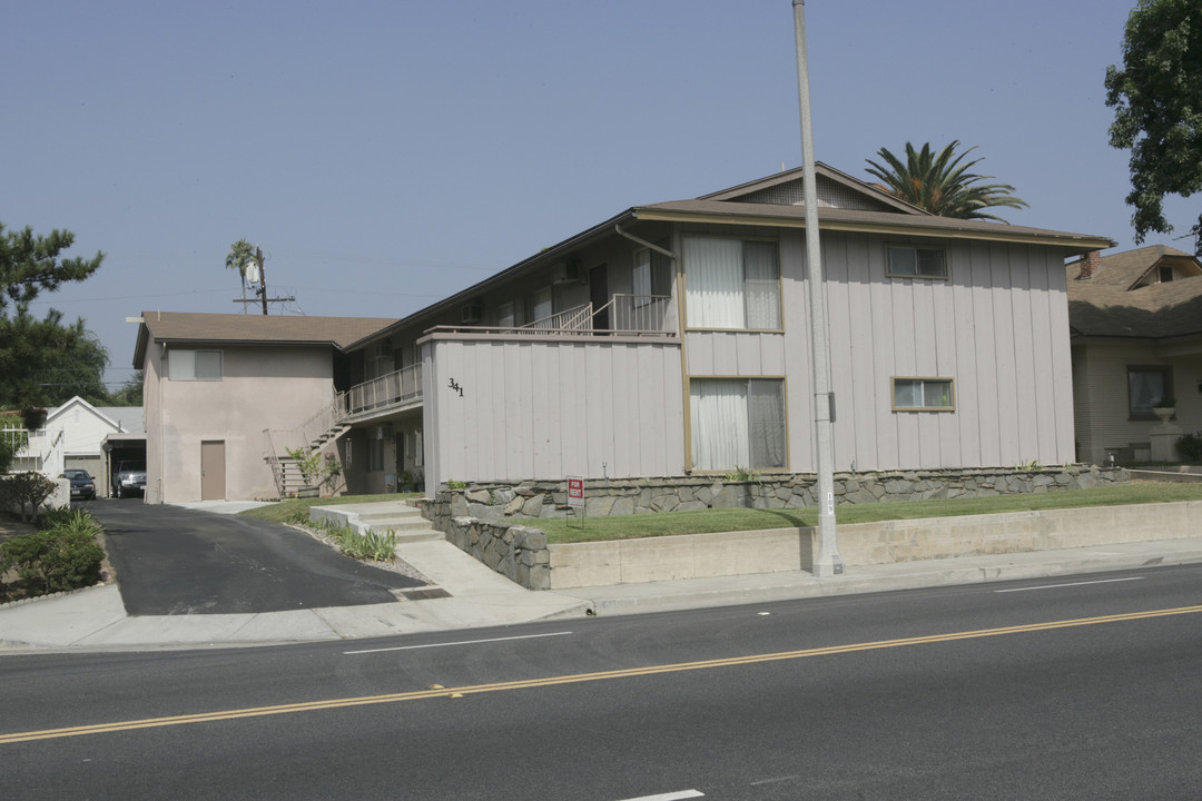 341 N Atlantic Blvd in Alhambra, CA - Building Photo