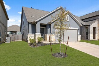 140 Lemonball Dr in Buda, TX - Building Photo - Building Photo