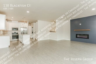 138 Blackfish Ct in Bremerton, WA - Building Photo - Building Photo