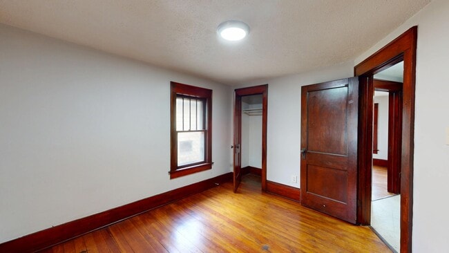 2196 6th St SW in Akron, OH - Foto de edificio - Building Photo