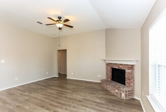 1755 Reynolds St in Lancaster, TX - Building Photo - Building Photo