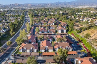 Ridgecrest Apartments in Lake Forest, CA - Foto de edificio - Building Photo