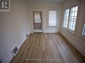 511 King St in Woodstock, ON - Building Photo - Building Photo