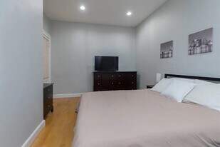 135 Marlborough St in Boston, MA - Building Photo