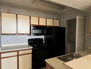 1015 S Hiawassee Rd in Orlando, FL - Building Photo - Building Photo