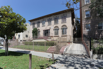 220 S Berendo St in Los Angeles, CA - Building Photo - Building Photo