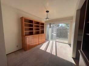5220 Greenberry Dr in Sacramento, CA - Building Photo - Building Photo