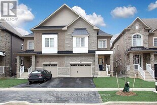 42 Seguin St in Richmond Hill, ON - Building Photo