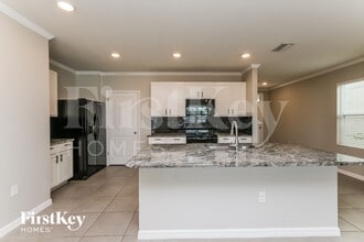 10303 Geese Trail Cir in Sun City Center, FL - Building Photo - Building Photo