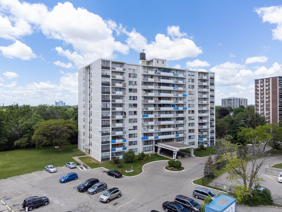 Eden Rock Apartments in Toronto, ON - Building Photo