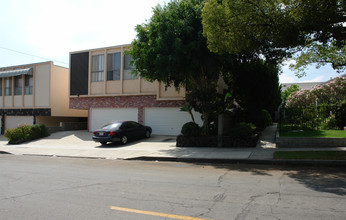 619 E Providencia Ave in Burbank, CA - Foto de edificio - Building Photo