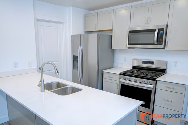 763 N 3860 W in Lehi, UT - Building Photo - Building Photo