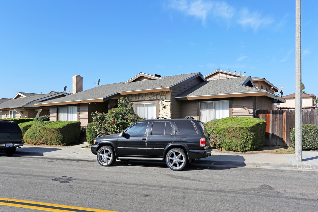 16531 Sabot Ln in Huntington Beach, CA - Building Photo