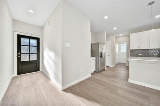 6609 Lahna Oak Dr in Conroe, TX - Foto de edificio - Building Photo