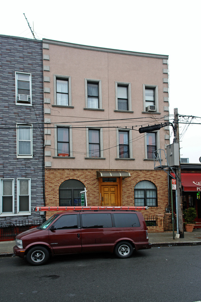 340 Mcguinness Blvd in Brooklyn, NY - Building Photo - Building Photo