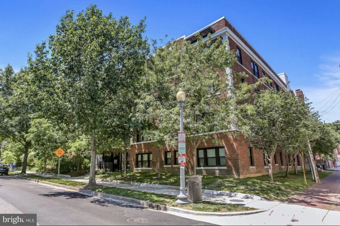 129 W St NW-Unit -204 in Washington, DC - Building Photo