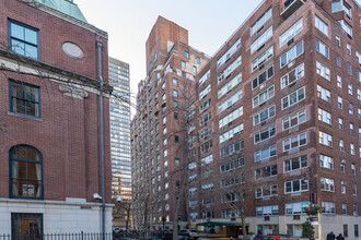 2 Beekman Pl in New York, NY - Foto de edificio - Building Photo