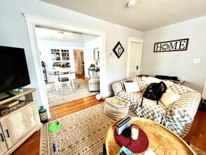 39 Sterling St in Somerville, MA - Foto de edificio - Building Photo