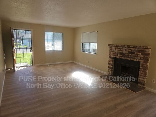 120 Oak Manor Dr in Ukiah, CA - Building Photo - Building Photo