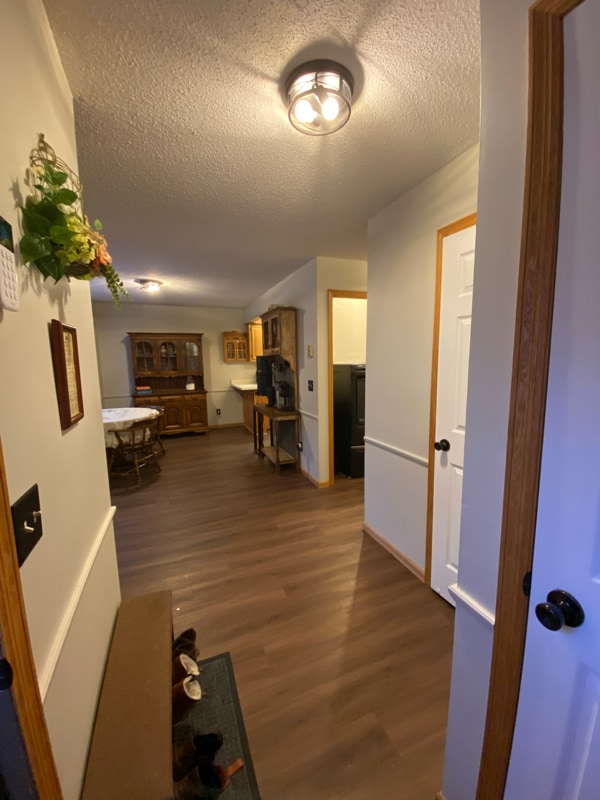 1709 Whitaker St in White Bear Township, MN - Foto de edificio - Building Photo