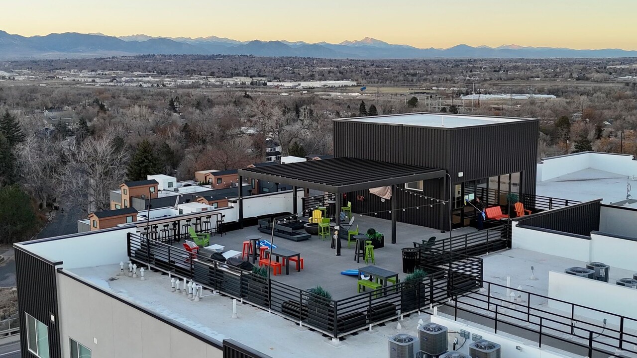 Enso Zen Apartments in Denver, CO - Building Photo