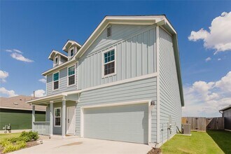 504 Thunderstorm Ave in Lockhart, TX - Building Photo - Building Photo