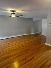 100 Oxbow Dr in Glastonbury, CT - Building Photo - Building Photo