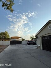5502 N 105th Ln in Glendale, AZ - Building Photo - Building Photo