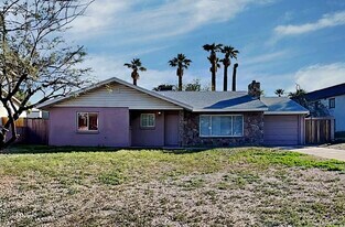 2711 N 27th St in Phoenix, AZ - Building Photo