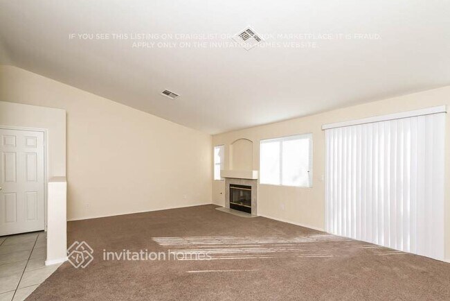 923 Shadowfax Rd in Henderson, NV - Foto de edificio - Building Photo