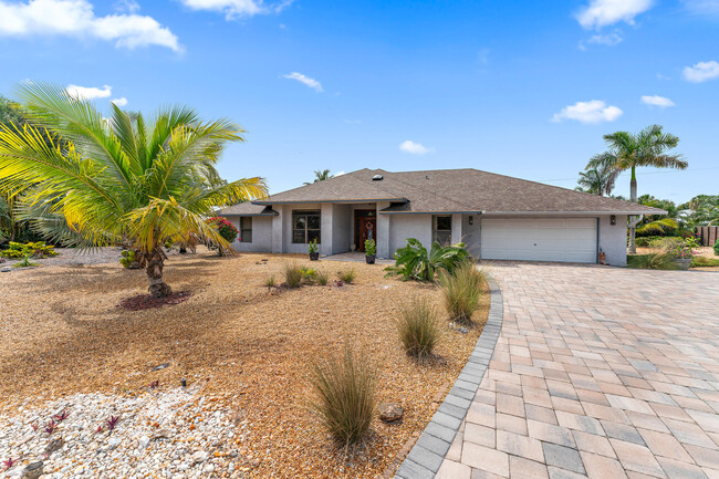 4519 SE Pompano Terrace in Stuart, FL - Building Photo - Building Photo