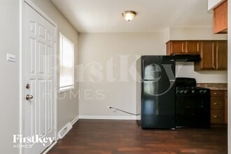 335 E Vermont St in Villa Park, IL - Building Photo - Building Photo