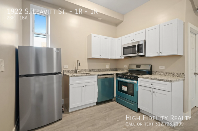 1922 S Leavitt St in Chicago, IL - Building Photo - Building Photo