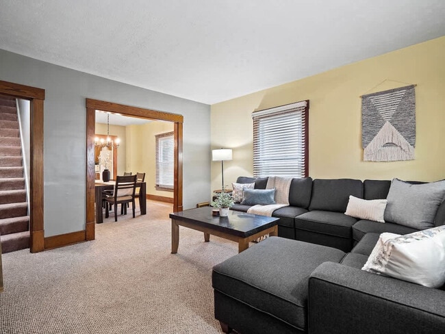 681 Washington St, Unit SI ID1496061P in Bedford, OH - Building Photo - Building Photo