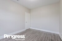 715 Remington Heights Dr photo'